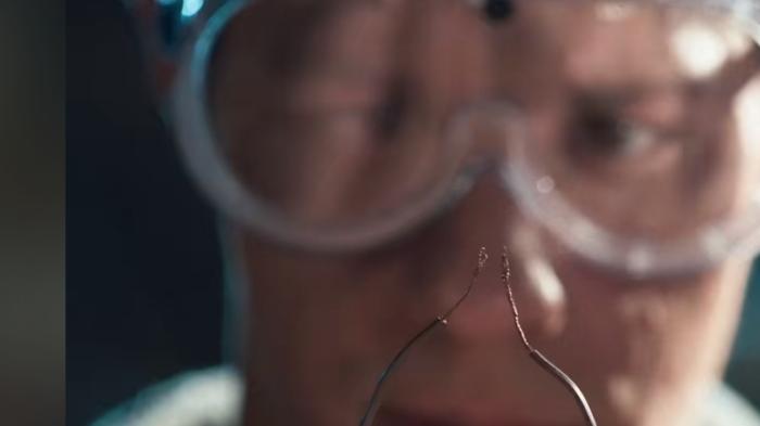 无名高中四位黑户少年与代课老师，凭七百美金机器逆袭全美大赛夺冠 .拼凑梦想-[原创首发]-吾爱文案网