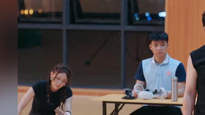 高二女生组建女子舞狮队，训练中遇观念冲突、创新难题与学业困境 .醒狮-[原创首发]-吾爱文案网