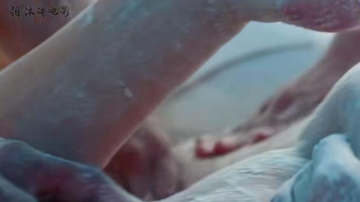 女孩被制“美食”历经折磨，最后反制富豪成“美味宵夜” .女人变成了桌上的一道菜-[原创首发]-吾爱文案网