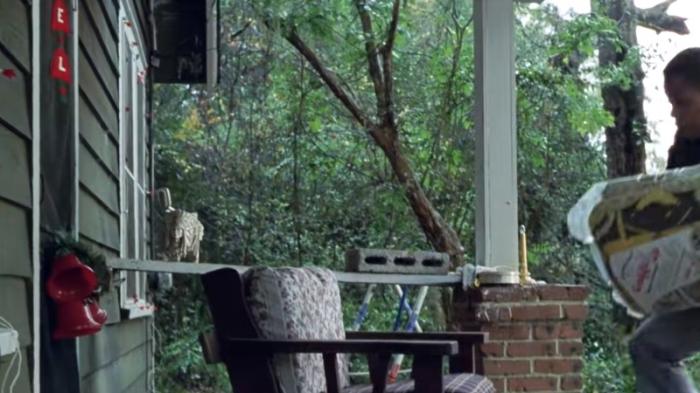 黑人男孩詹姆斯因热爱橄榄球，在教练与队友接纳下书写传奇 .真情电波原型人物-[原创首发]-吾爱文案网