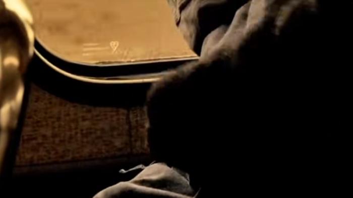 偏执恋爱脑女孩为唤醒瘫痪爱人，历经磨难终葬入自由大海 .破浪-[原创首发]-吾爱文案网