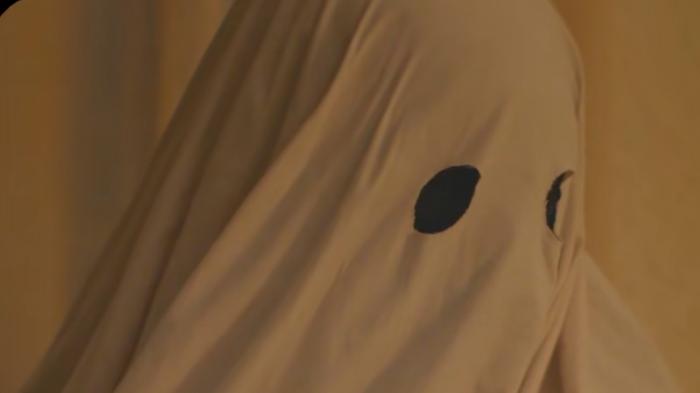 停尸房走出的他，守着回忆等待女友，纸条秘密终随房子消逝 .鬼魅浮生纸条写的什么-[原创首发]-吾爱文案网