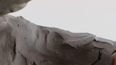 动画短片：泥人面对洁白房间的挣扎，不同态度演绎别样人生 .泥人的故事
