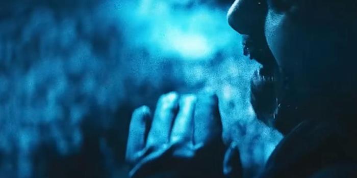 顶级杀手哈奇退役成平凡人后因家中遇小偷等事引发与黑帮的激烈大战 .小人物-[原创首发]-吾爱文案网