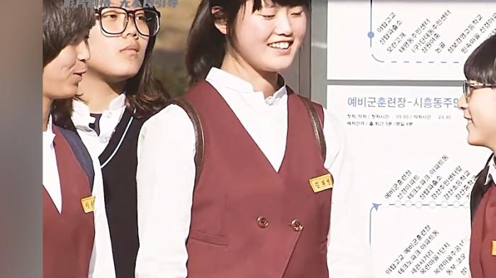 变态男人奸杀女孩后怪事频发，多方角力下最终罪恶伏诛众人命运扭转 .电影邻居-[原创首发]-吾爱文案网