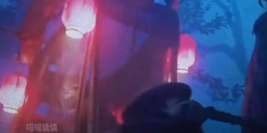 2008年湖北十堰俩男子夜归遇鬼抬轿，一人险因好奇命丧悬崖 .湖北十堰鬼抬轿事件