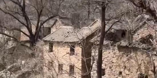 两探险主播闯入鬼村封门村，遇诸多诡异事，月圆之夜全村人竟到齐 .封门村电影