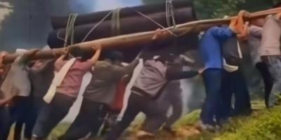 老家蔡徐村宋家老爷子离世，抬棺遇阻，多方尝试后因神秘人到场终完成葬礼 .民间恐怖故事