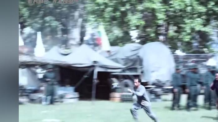 综合搏击运动员尼克被骗入猎杀游戏，历经逃亡激战终摆脱危险收获幸福 .终极标靶-[原创首发]-吾爱文案网