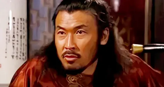 徐达醉酒醒来后，发现自己睡在龙床上，其机智举动直接救他一命