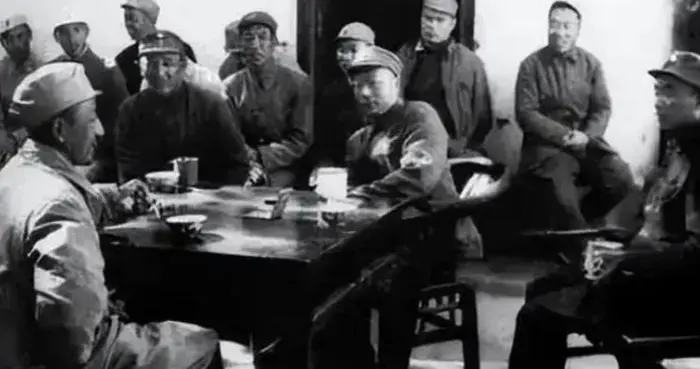1943年，毛主席接到急电：我军副司令遭枪杀，真凶官职太高不敢动