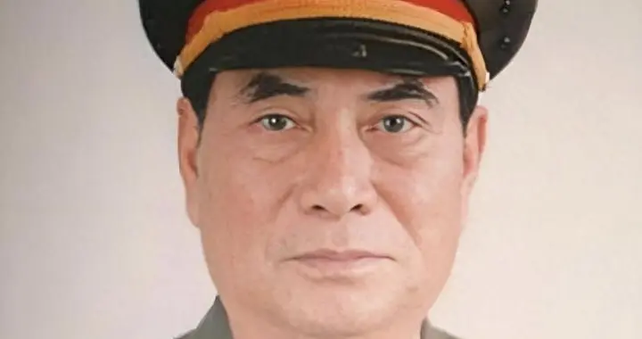 1990年，张万年调任济南，临行前向中央申请：我广州的家就不搬了