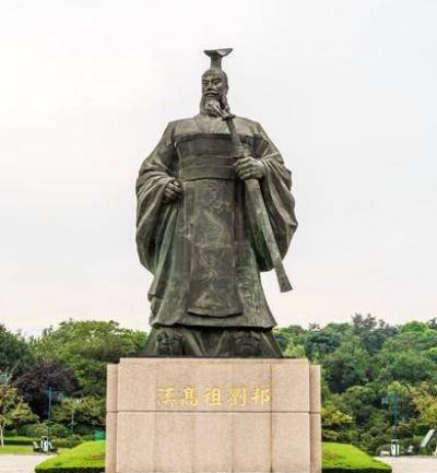 纪信祠何以矗立天水：历史、文化与信仰的交织
