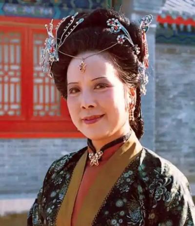 贾赦与邢夫人的子女真相：历史文本中的家族谜题