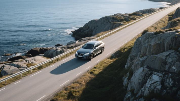 罗弗敦海岸岩石包围道路汽车行驶航拍素材