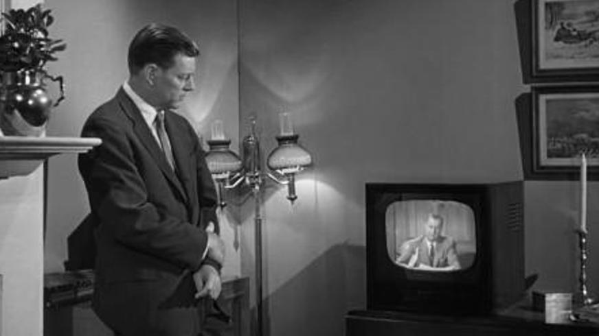 《不可思议的收缩人》：从精英到微尘的生命价值重构之旅