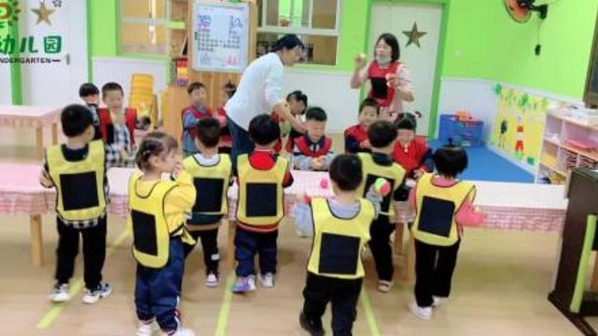 《疯狂躲避球》：热血逆袭中的荒诞与奇迹