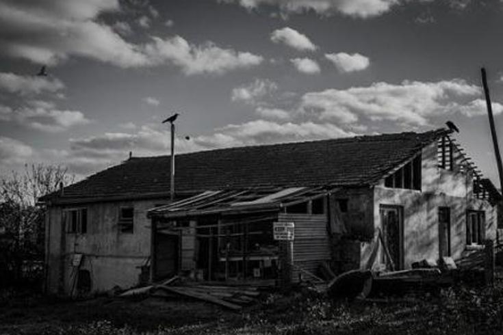 表妹诈尸：棺材里的生死谜局