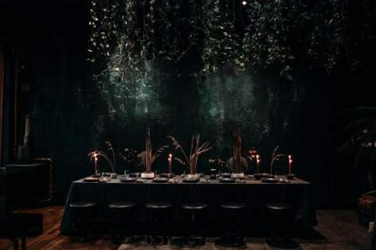 山村学校惊魂记：老坟白骨与自动放歌的录音机