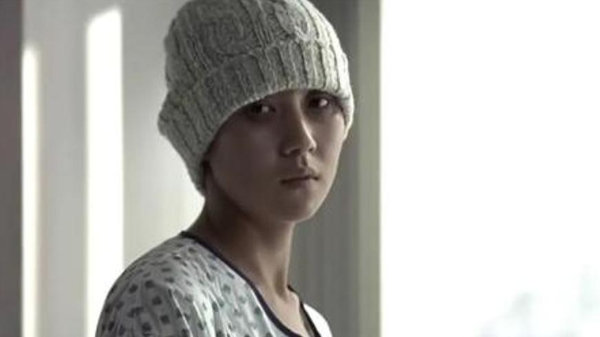 《假发》：怨念交织的发丝与姐妹间的悲剧挽歌