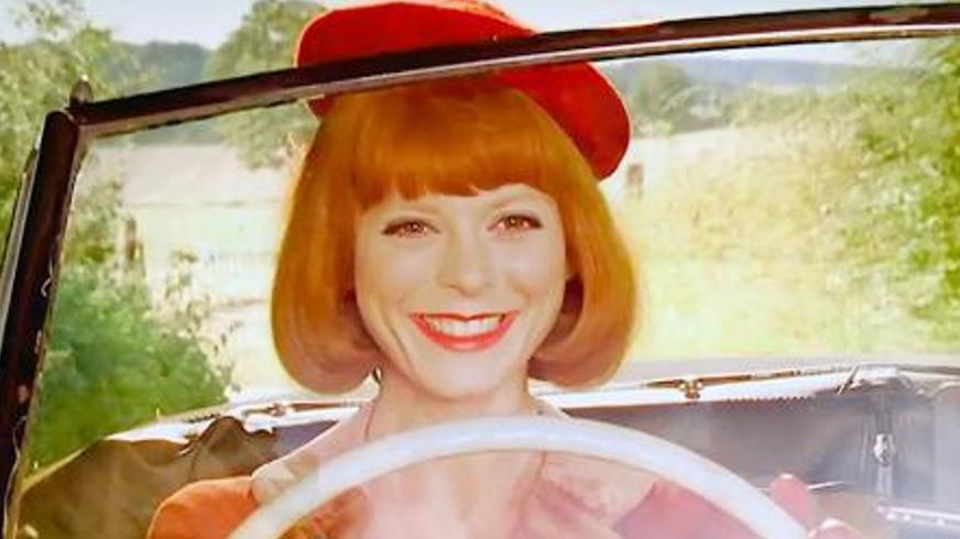 《谋杀启事》：英国乡村庄园里的致命谜题