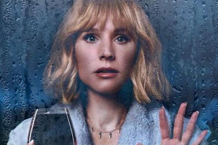 《窗边女孩眼中对街的屋中女子》反转迭起的惊悚悬疑叙事