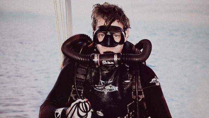 秘鲁森林悬崖上开大货的司机半月致富路