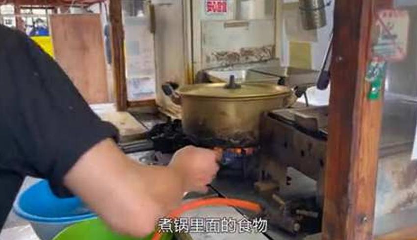 日本福冈街头小吃摊：村上的亲手烤肉成名记