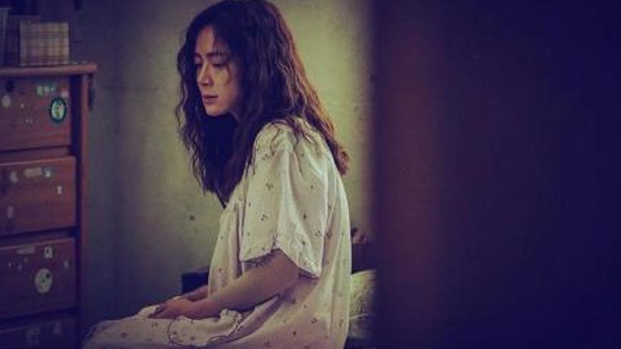 《川流之岛》：单亲母亲在金钱与情感中的挣扎与救赎