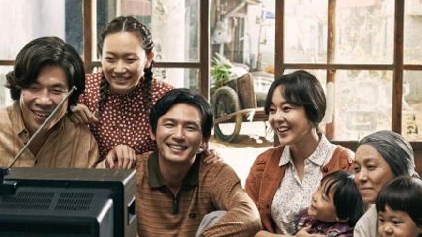 《国际市场》：跨越半世纪的亲情诺言与人生浮沉