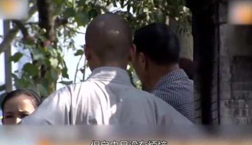 名校毕业儿子出家两年 父母寻到时连声爸妈不叫