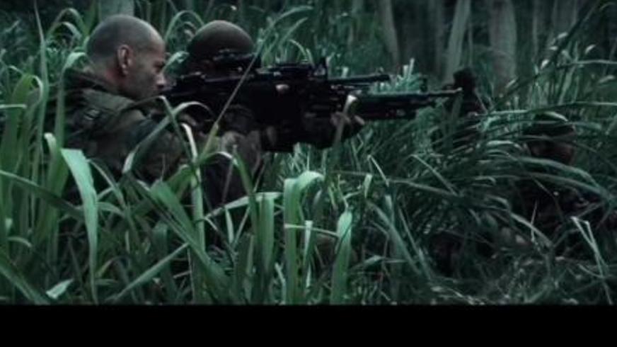 《太阳之泪》：海豹突击队战火中守护生命的人性光辉