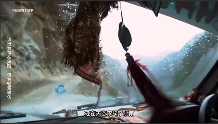 印度司机驰骋喜马拉雅险峻公路的生死之旅
