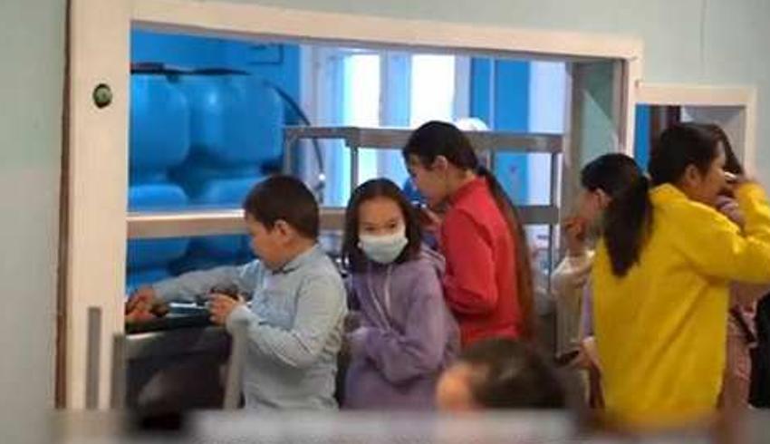 亚洲极寒之地零下70度孩子们的上学路