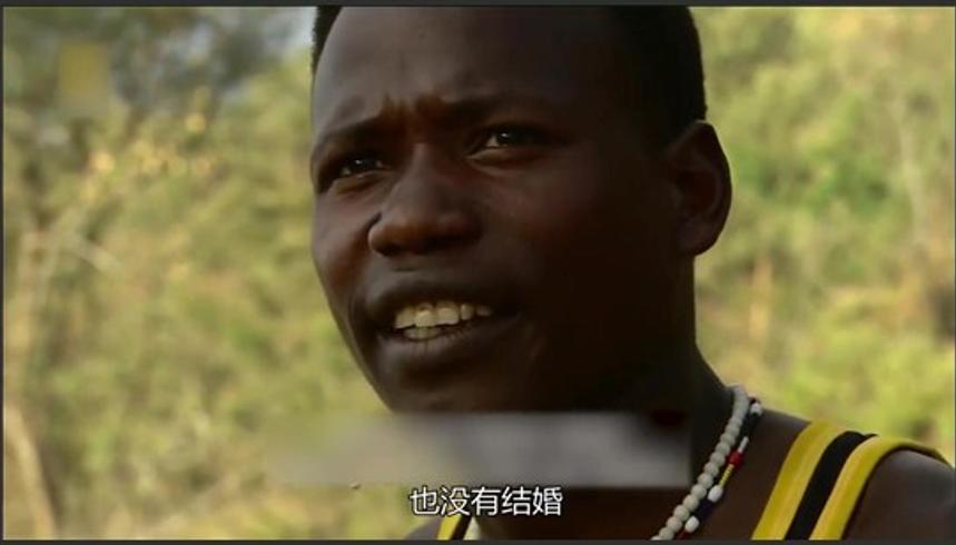 非洲波科特族娶老婆需20头牛成人礼见分晓