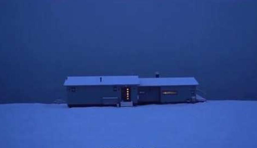 挪威朗伊尔城居民的极夜生活与独特浪漫