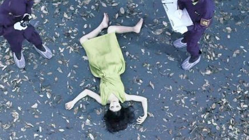 《了不起的亡灵》：幽灵出庭记与现世的温暖正义