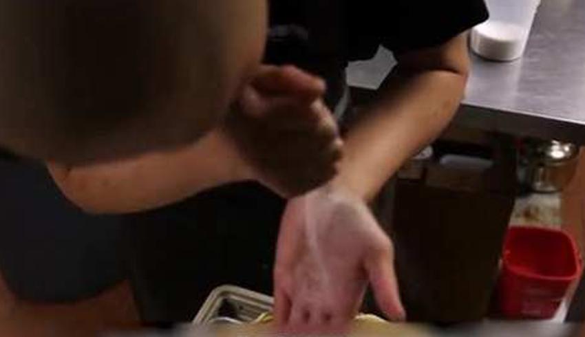 日本寿司师傅山本的纽约一天原产地空运食材匠心纪实