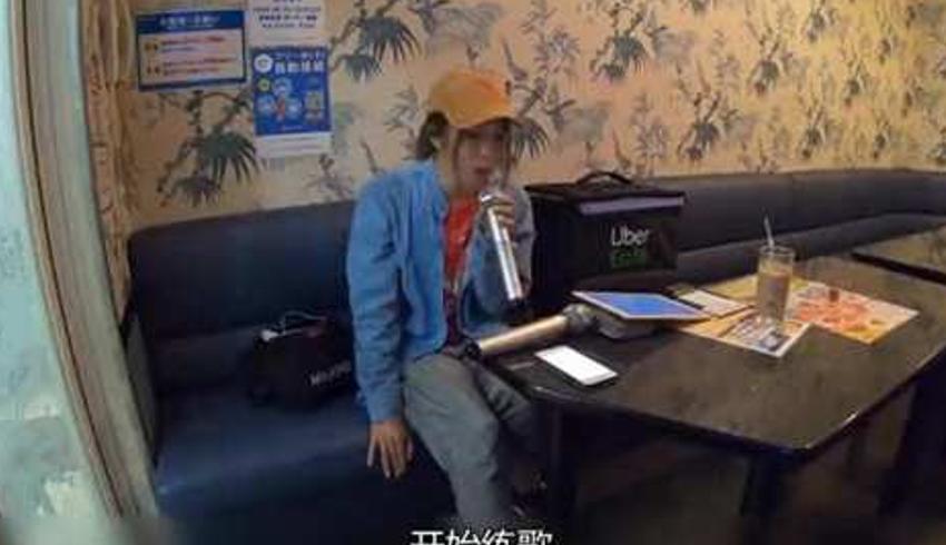 23岁日本女外卖员的一天生存与爱好的奔波路