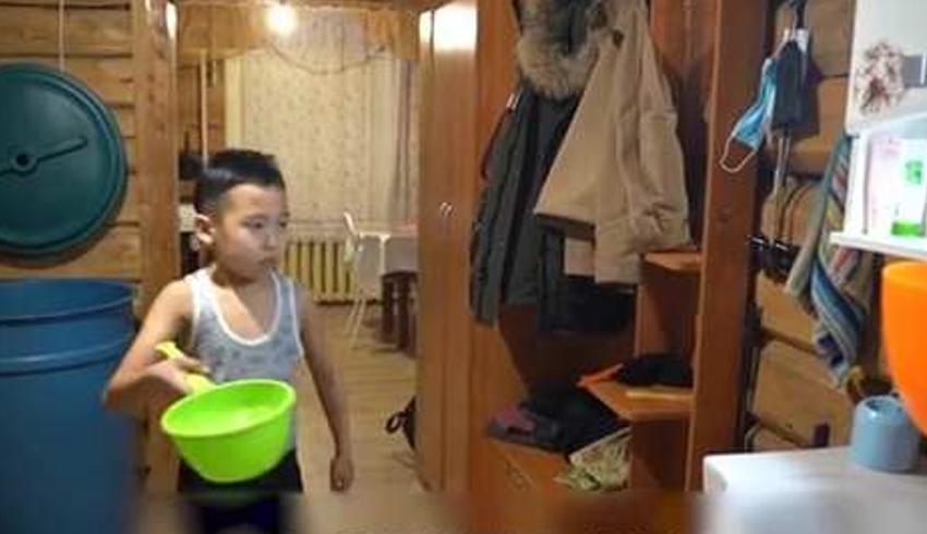 亚洲极寒雅库特-70℃生活：九岁男孩冒-40℃上学记