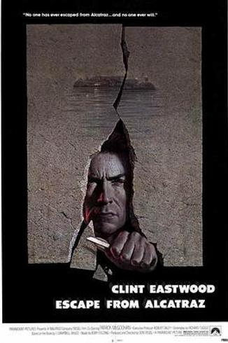 《逃出亚卡拉》影评：被称无缝臭鸡蛋的平庸越狱之作