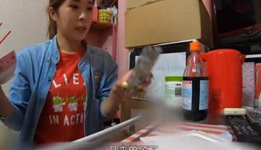 日本33岁女外卖员的忙碌日常：生计与梦想间的奔波