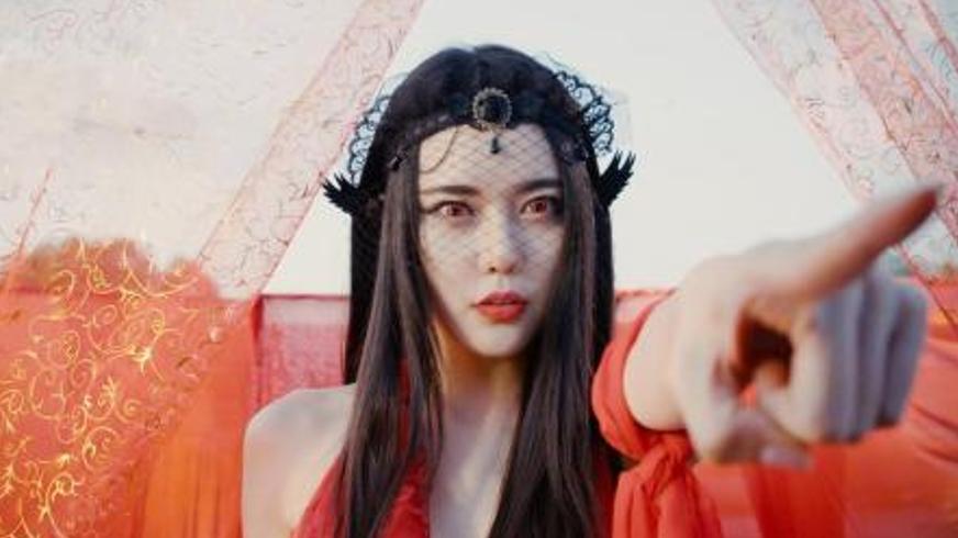 《嗜血妖姬之末日少女》：丧尸帝国的权力游戏与人性余烬