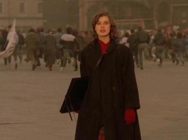 《薇洛妮卡的双重生活》：日常枷锁下的崩溃