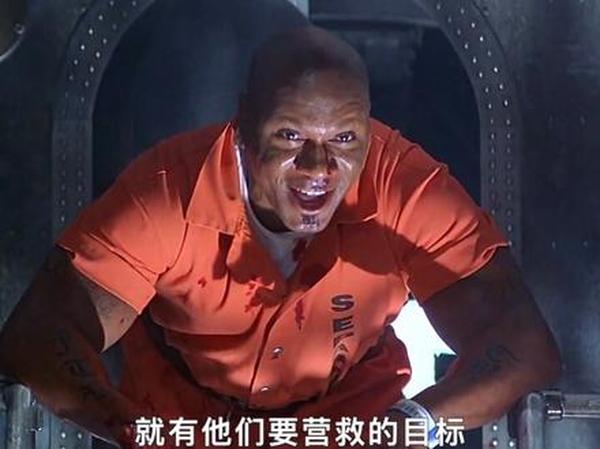 《空中监狱》空中监狱：囚犯劫机惊魂