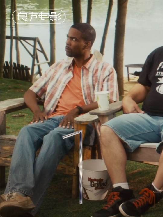 《长大成人》重温青春的家庭喜剧之旅