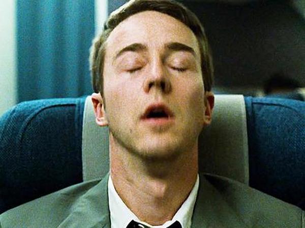 《搏击俱乐部》：阴阳失衡下的人格救赎