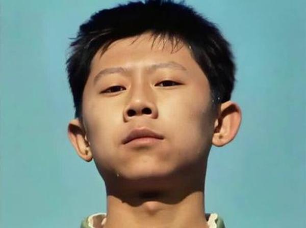 《阳光灿烂的日子》：青春的幻梦与现实