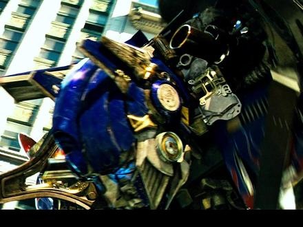 《变形金刚》（2007）变形金刚：科幻巨制的开山之战