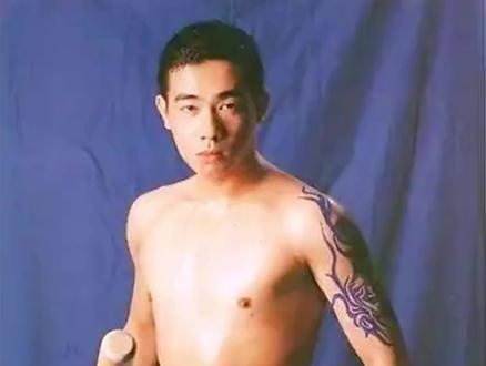 《洪兴仔之江湖大风暴》江湖风云：山鸡与鸿飞的逆袭之路